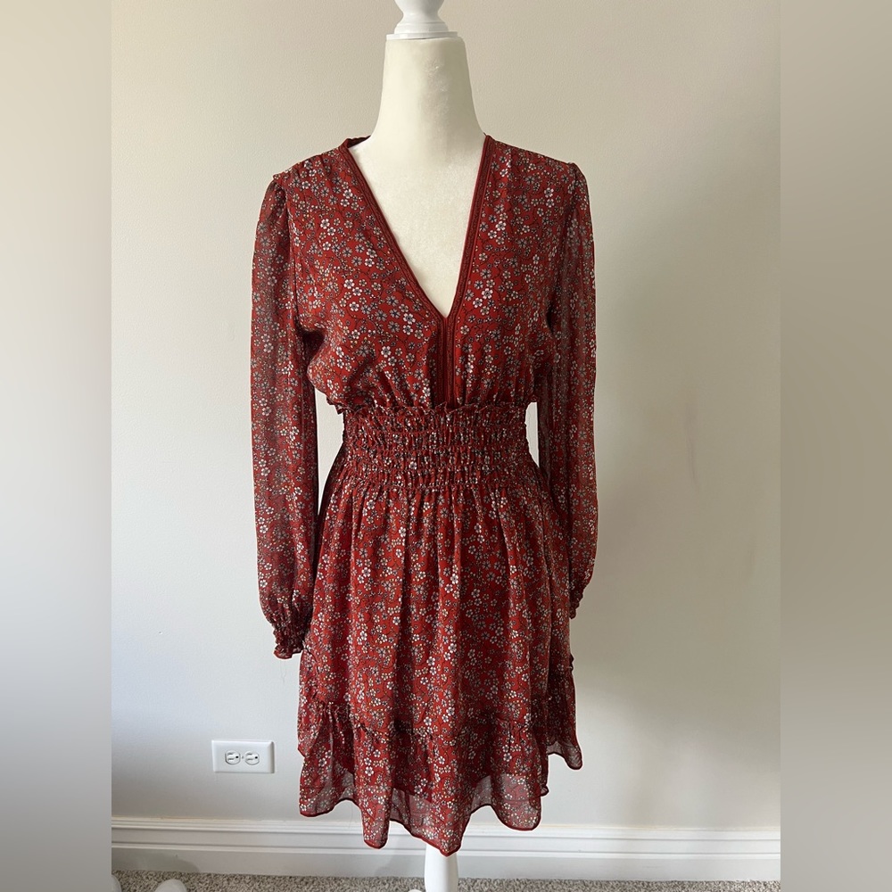 NWT, V-neck, elastic waist and sleeves, floral print dress, size small.